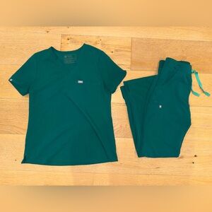 Figs Green Scrub Set